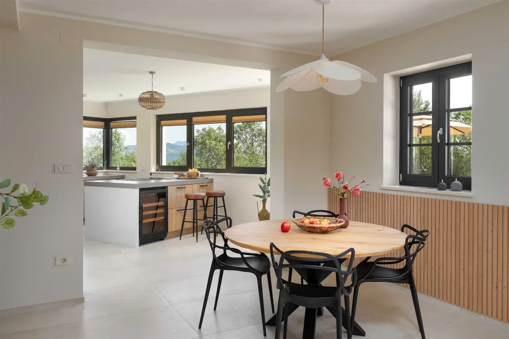 Drenje Holiday House with Sea-View Balconies