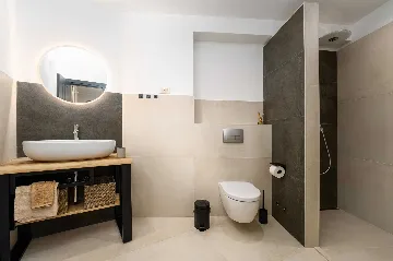 Drenje Holiday House with Sea-View Balconies