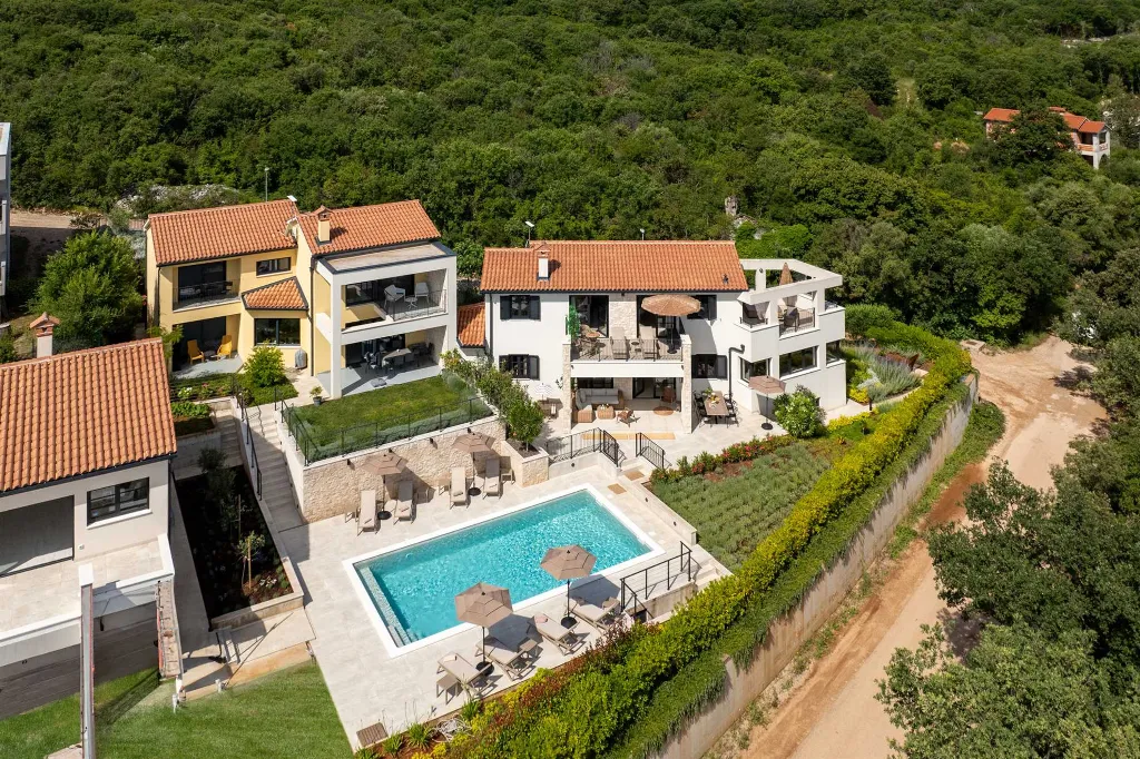 Drenje Holiday House with Sea-View Balconies