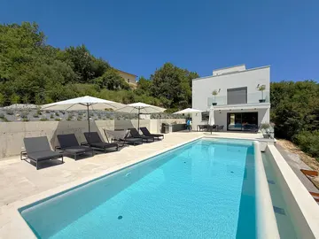 4-Bedroom Villa in Zagorje with Sea View