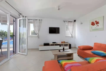 4-Bedroom Holiday House in Crni, Croatia