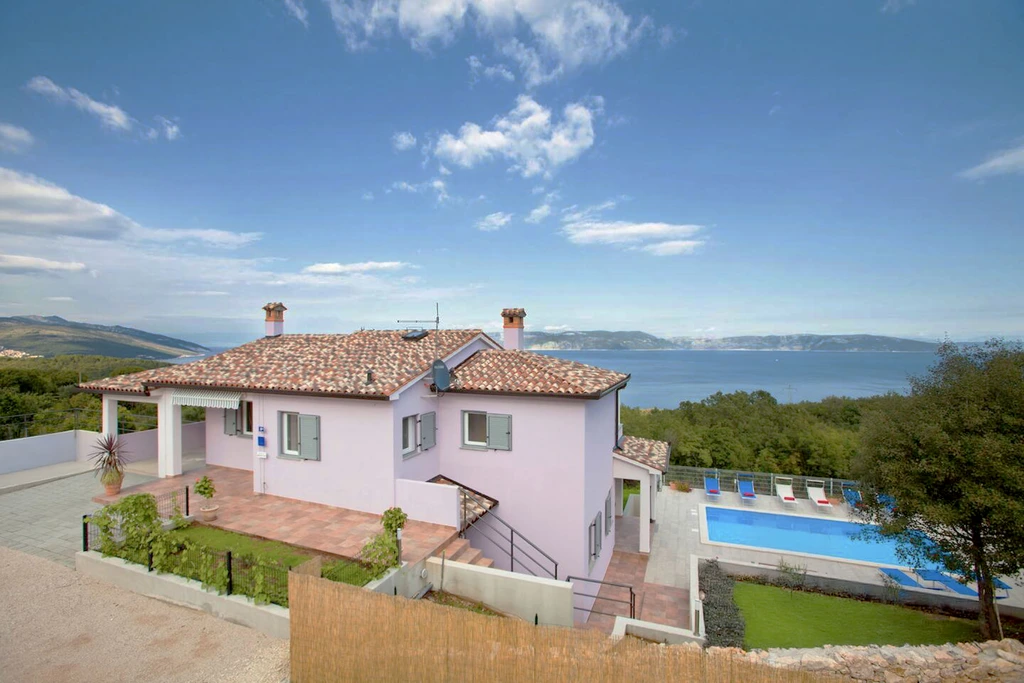 4-Bedroom Holiday House in Crni, Croatia