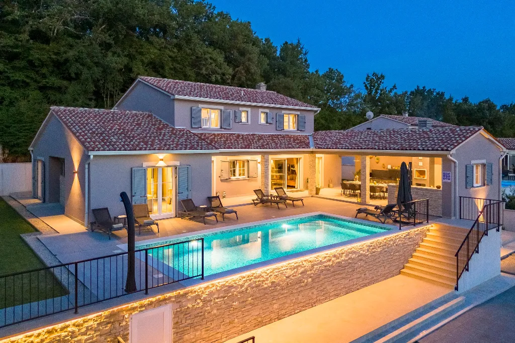 Villa in Labin with Private Pool, Jacuzzi & Sauna