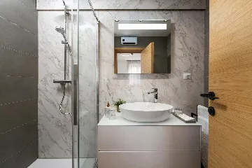 2-Bedroom Apartment with Panoramic Balcony in Labin