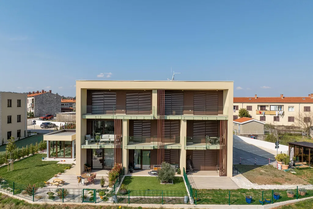 2-Bedroom Apartment with Panoramic Balcony in Labin