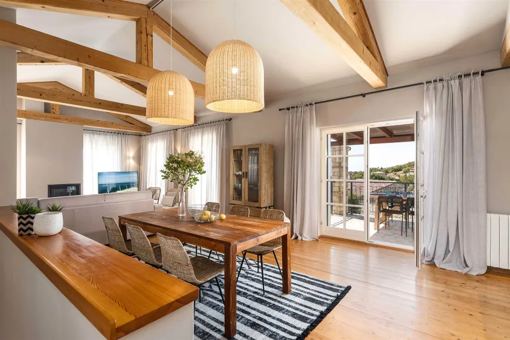 Sea-View Villa in Mali Kosi for 6 Guests