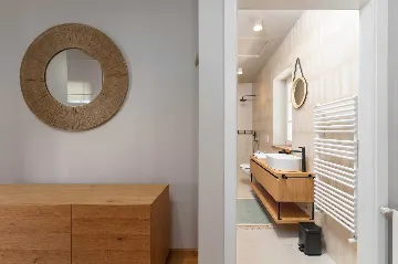 Sea-View Villa in Mali Kosi for 6 Guests