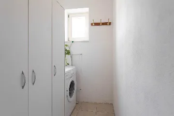 Sea-View Villa in Mali Kosi for 6 Guests