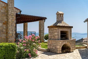 Sea-View Villa in Mali Kosi for 6 Guests