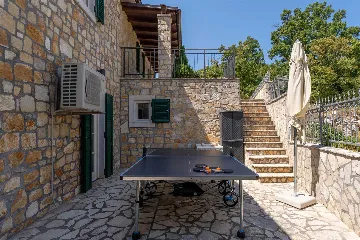 Sea-View Villa in Mali Kosi for 6 Guests