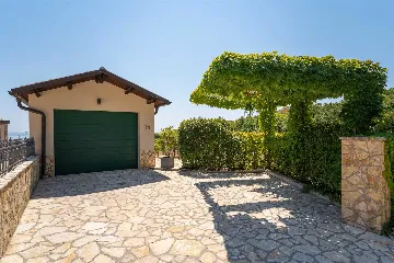 Sea-View Villa in Mali Kosi for 6 Guests