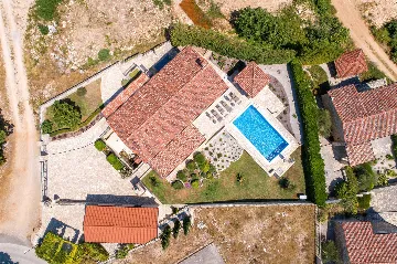 Sea-View Villa in Mali Kosi for 6 Guests