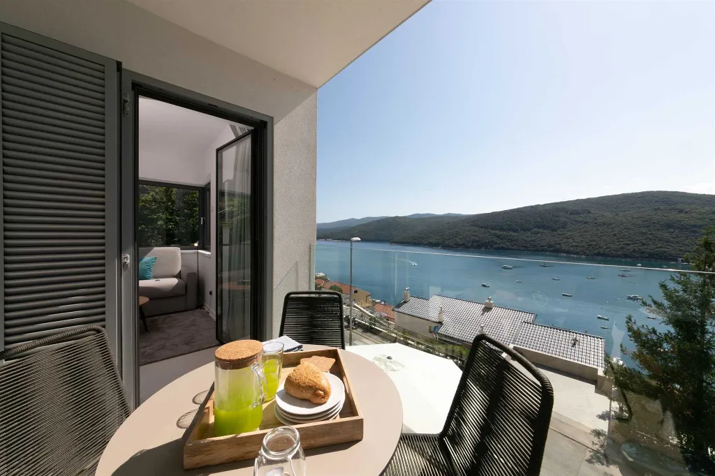 2-Bedroom Apartment with Sea View in Rabac