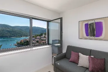 Rabac 2-Bedroom Apartment with Sea-View Balcony