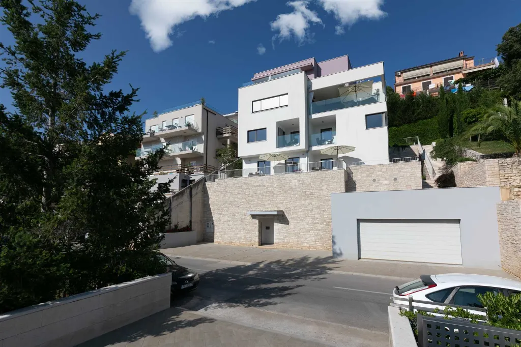 Rabac 2-Bedroom Apartment with Sea-View Balcony