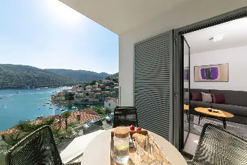 Rabac 2-Bedroom Apartment with Sea-View Balcony