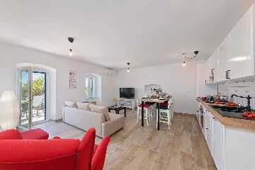 Holiday House with Private Pool and Sea Views, Viškovići