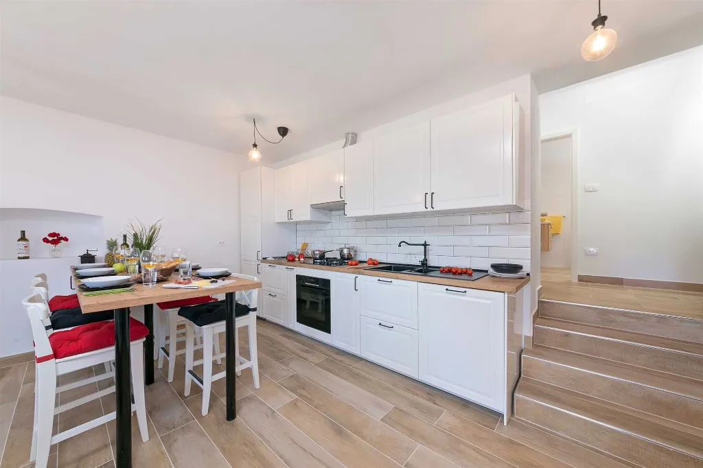 Holiday House with Private Pool and Sea Views, Viškovići