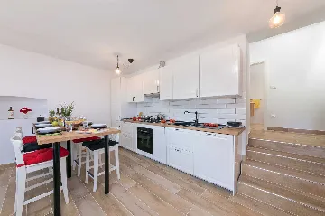 Holiday House with Private Pool and Sea Views, Viškovići