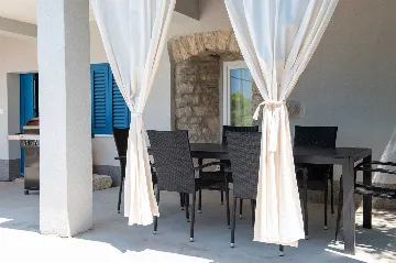 Holiday House with Private Pool and Sea Views, Viškovići