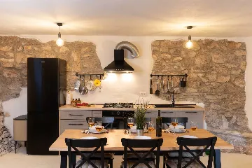 Holiday House with Private Pool and Sea Views, Viškovići