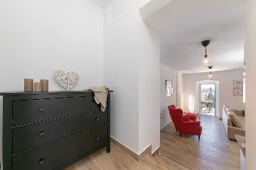 Holiday House with Private Pool and Sea Views, Viškovići