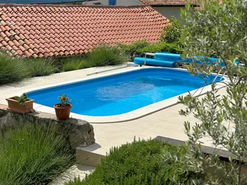 Holiday House with Private Pool and Sea Views, Viškovići