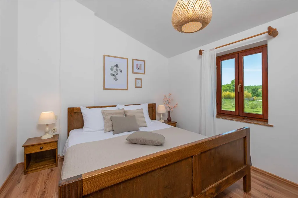4-Bedroom Holiday House in Rogočana for Up to 8