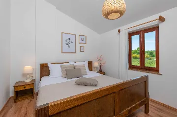 4-Bedroom Holiday House in Rogočana for Up to 8