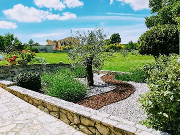 4-Bedroom Holiday House in Rogočana for Up to 8