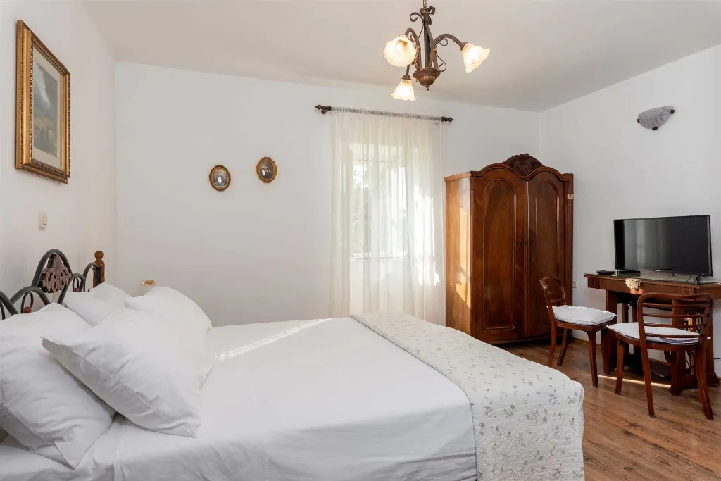 2-Bedroom Stone Holiday House in Rabac for 4