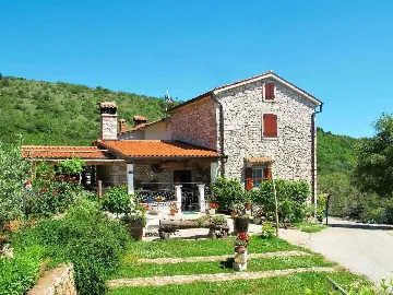 2-Bedroom Stone Holiday House in Rabac for 4