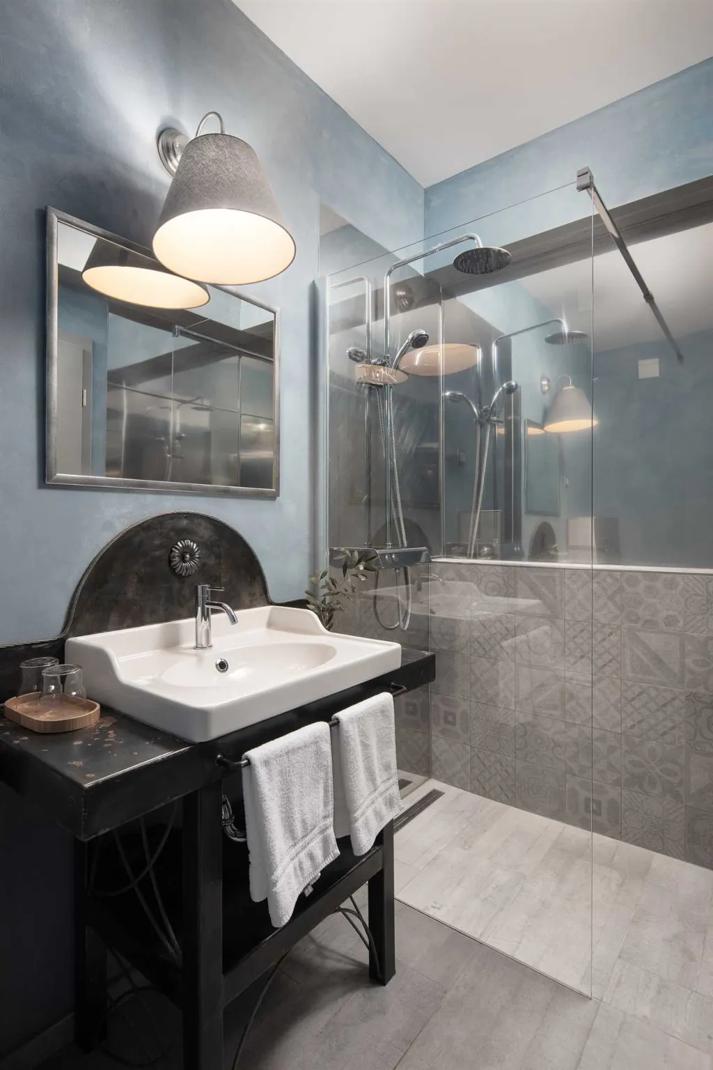 Queen Room in Historic Labin Town for 2 Guests