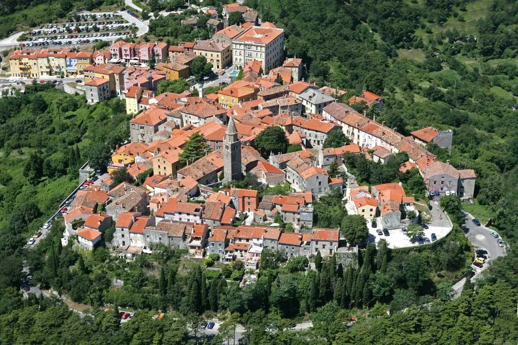 Triple Room with En-Suite Bathroom in Labin