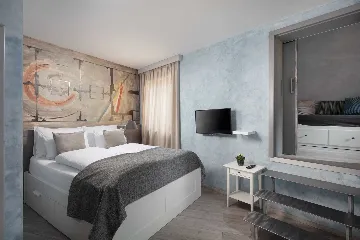 Triple Room with En-Suite Bathroom in Labin