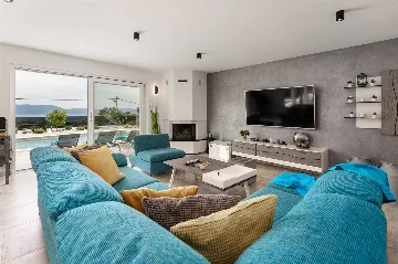 3-Bedroom Sea-View Villa with Private Pool in Drenje