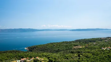 3-Bedroom Sea-View Villa with Private Pool in Drenje