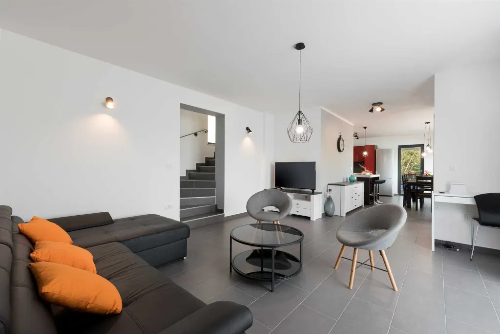 Holiday House in Trget with Private Pool & Sea Views