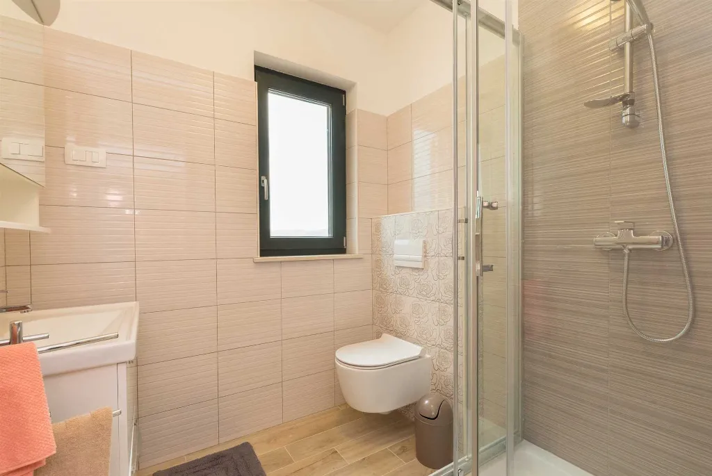 Holiday House in Trget with Private Pool & Sea Views
