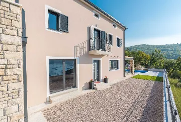 Holiday House in Trget with Private Pool & Sea Views