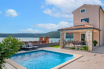 Holiday House in Trget with Private Pool & Sea Views