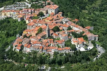 Queen Room in Labin for Up to 2 Guests