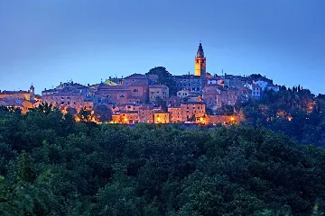 Queen Room with Private Bathroom in Labin, Croatia