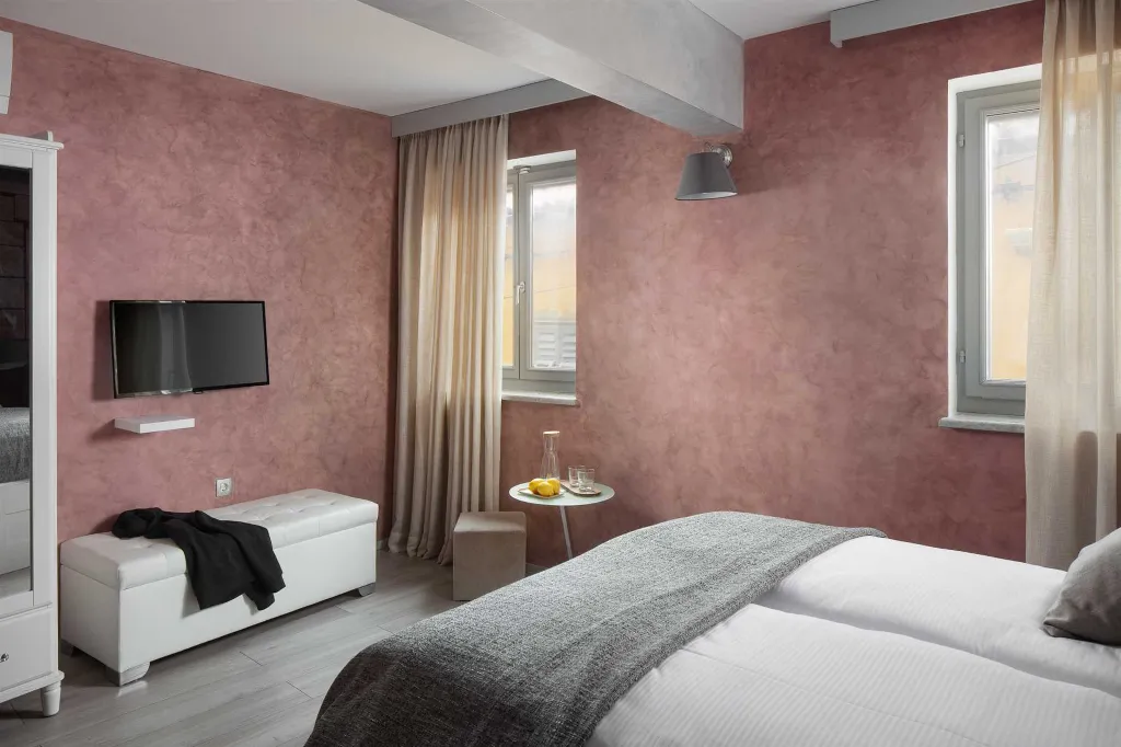 Queen Room with Private Bathroom in Labin, Croatia