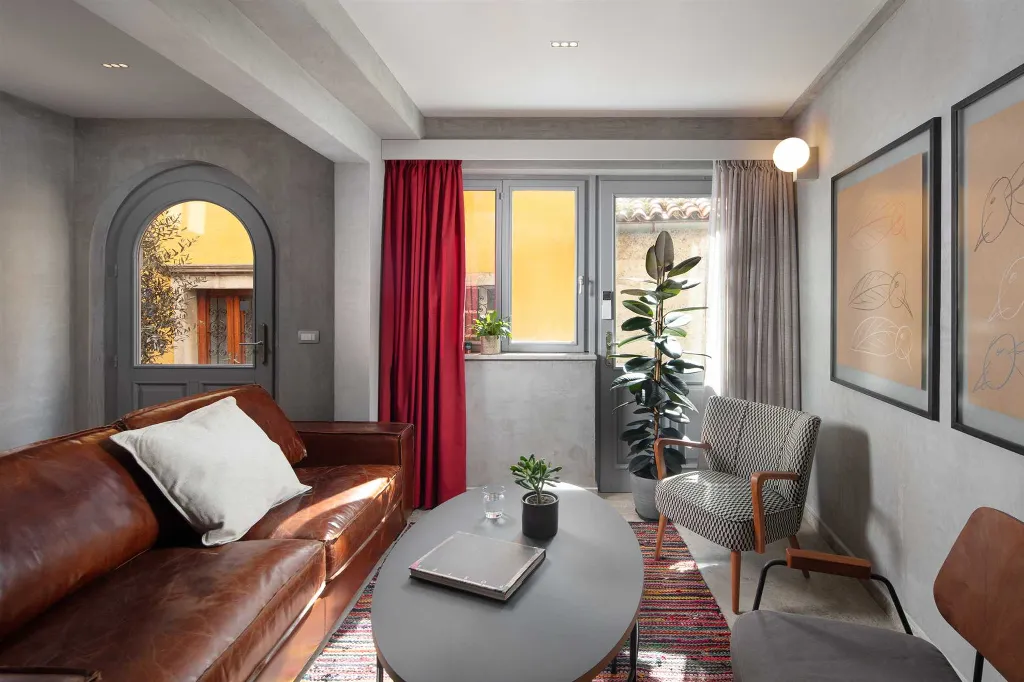 Queen Room with Private Bathroom in Labin, Croatia