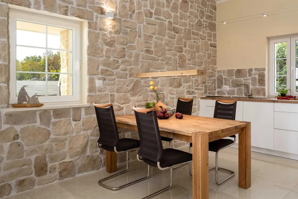 Holiday House with Heated Saltwater Pool in Veli Kosi