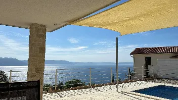 Holiday House with Heated Saltwater Pool in Veli Kosi