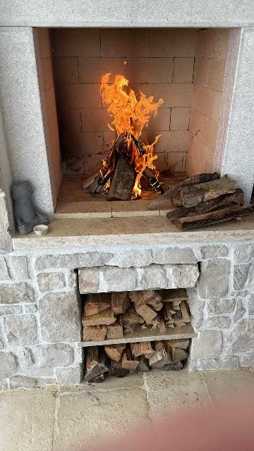 Holiday House with Heated Saltwater Pool in Veli Kosi