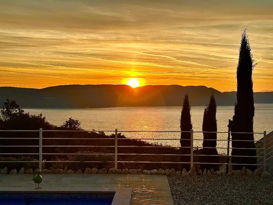 Holiday House with Heated Saltwater Pool in Veli Kosi