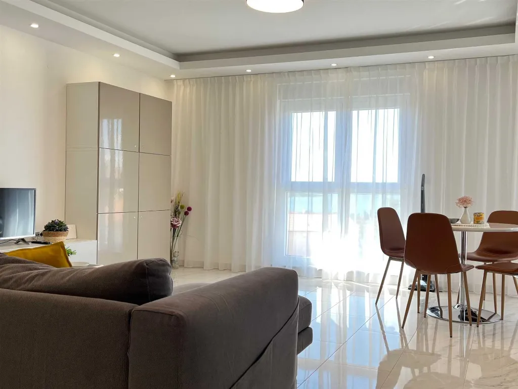 Malinska Apartment for 4 with Sea View Balcony